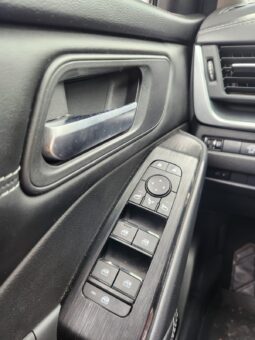 
										NISSAN QASHQAI SENSE full									