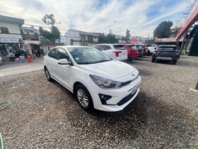KIA MOTORS RIO 5 LX